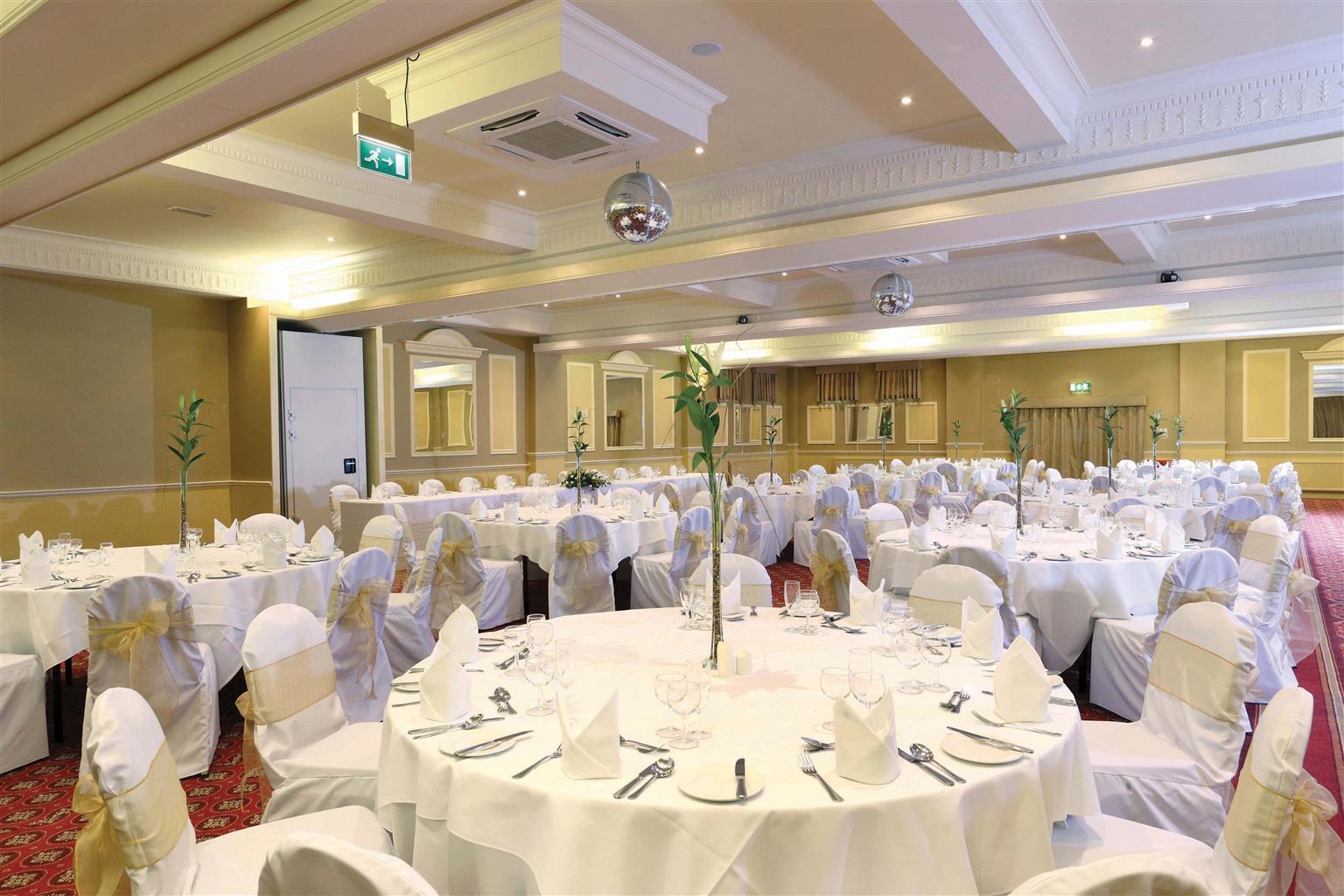 Best Western Rockingham Forest Hotel Corby Exterior photo